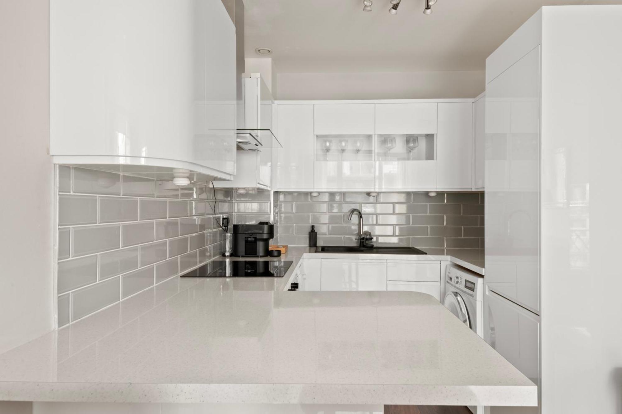 Sg, Charming Chelsea Balcony Apartment London